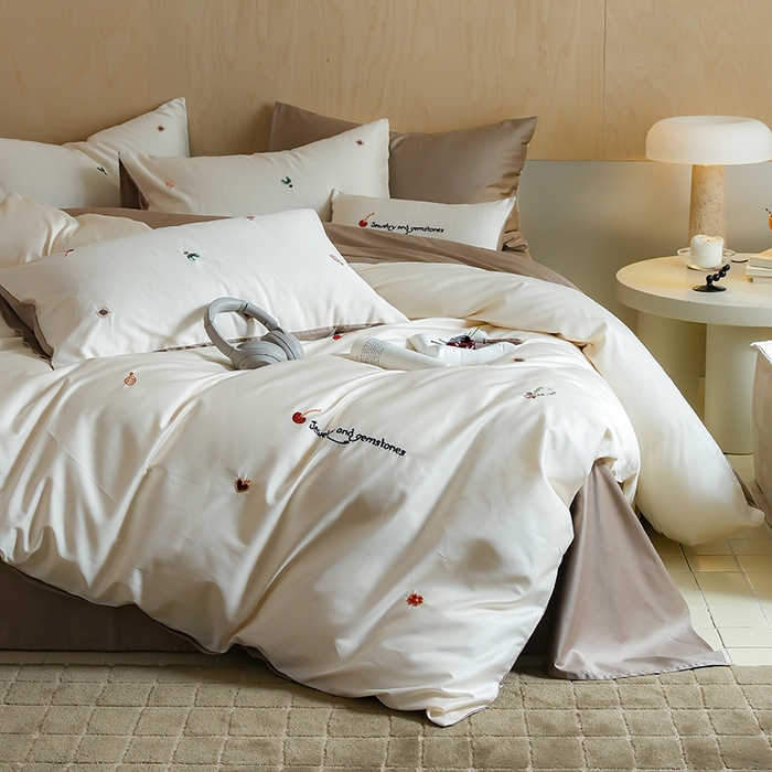 91家纺网 家纺一手货源 找家纺 简纯主义 2025新款A类趣味系列全棉长绒棉插画绣花四件套-樱桃甜心 樱桃甜心-咖