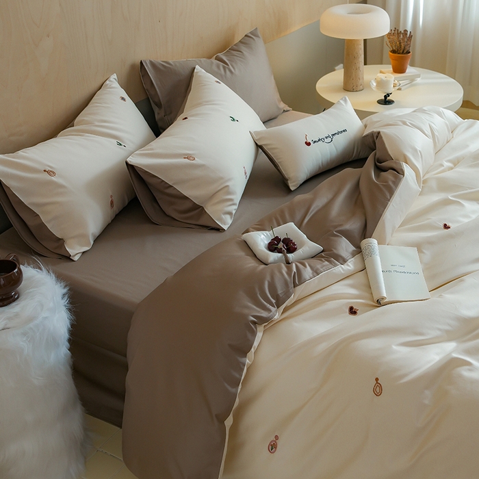 91家纺网 家纺一手货源 找家纺 简纯主义 2025新款A类趣味系列全棉长绒棉插画绣花四件套-樱桃甜心 樱桃甜心-咖