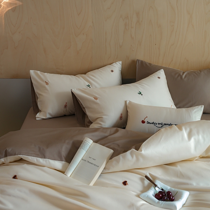 91家纺网 家纺一手货源 找家纺 简纯主义 2025新款A类趣味系列全棉长绒棉插画绣花四件套-樱桃甜心 樱桃甜心-咖