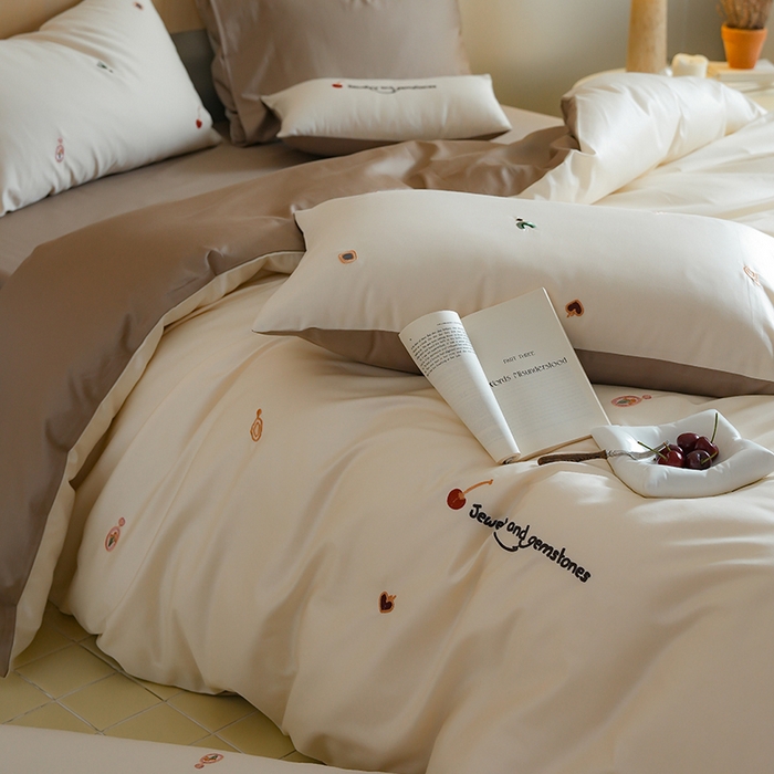 91家纺网 家纺一手货源 找家纺 简纯主义 2025新款A类趣味系列全棉长绒棉插画绣花四件套-樱桃甜心 樱桃甜心-咖