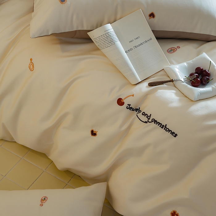 91家纺网 家纺一手货源 找家纺 简纯主义 2025新款A类趣味系列全棉长绒棉插画绣花四件套-樱桃甜心 樱桃甜心-咖