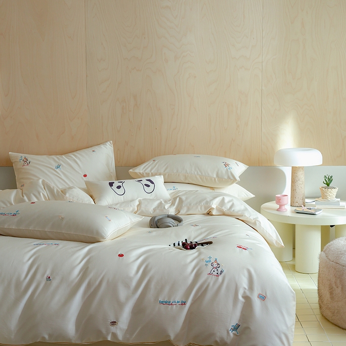 91家纺网 家纺一手货源 找家纺 （总）简纯主义 2025新款A类趣味系列全棉长绒棉插画绣花四件套-露露米娅