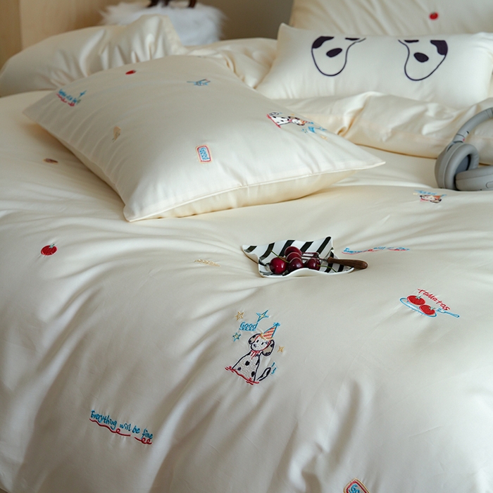 91家纺网 家纺一手货源 找家纺 简纯主义 2025新款A类趣味系列全棉长绒棉插画绣花四件套-露露米娅 露露米娅-白