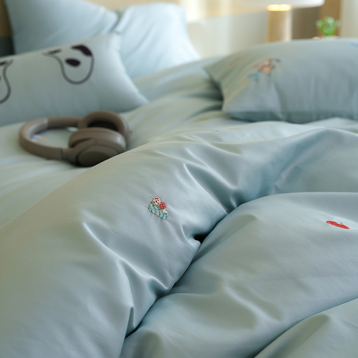 91家纺网 家纺一手货源 找家纺 简纯主义 2025新款A类趣味系列全棉长绒棉插画绣花四件套-露露米娅 露露米娅-蓝