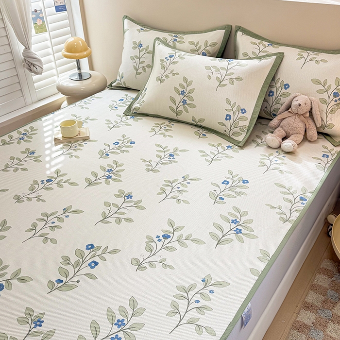 91家纺网 家纺一手货源 找家纺 典曼家纺 2025新款600D数码印花冰藤席席子凉席-床笠款 蓝色花骨朵-床笠款