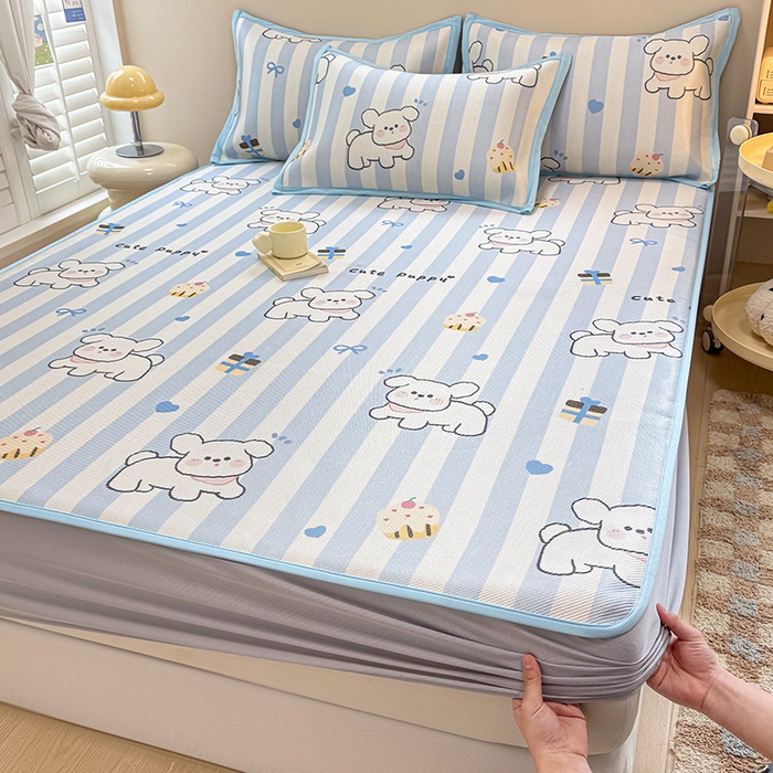 91家纺网 家纺一手货源 找家纺 典曼家纺 2025新款600D数码印花冰藤席席子凉席-床笠款 甜品小狗-床笠款