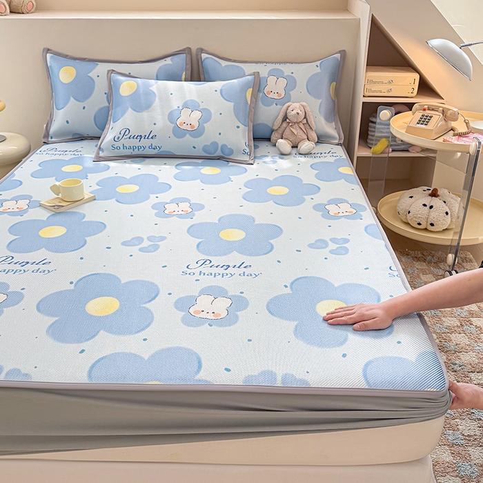 91家纺网 家纺一手货源 找家纺 典曼家纺 2025新款600D数码印花冰藤席席子凉席-床笠款 兔兔花开-床笠款