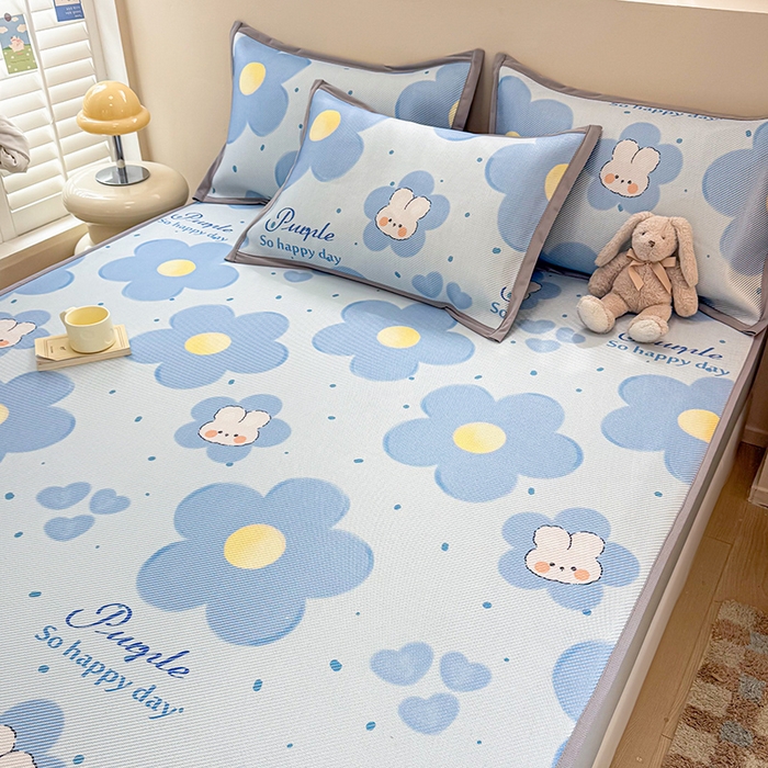 91家纺网 家纺一手货源 找家纺 典曼家纺 2025新款600D数码印花冰藤席席子凉席-床笠款 兔兔花开-床笠款