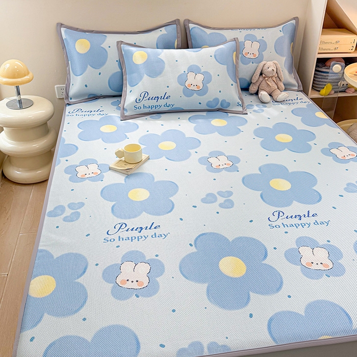 91家纺网 家纺一手货源 找家纺 典曼家纺 2025新款600D数码印花冰藤席席子凉席-床笠款 兔兔花开-床笠款