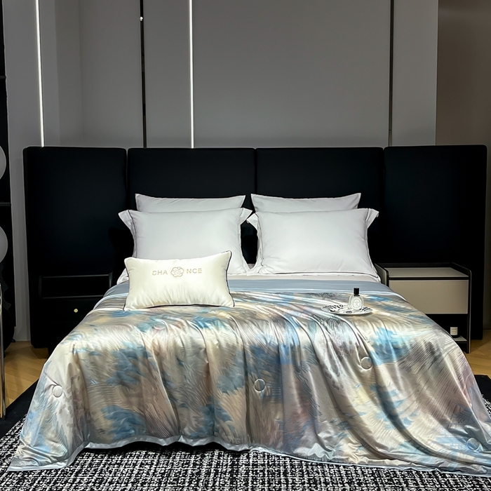 91家纺网 家纺一手货源 找家纺 小芽家居 2025新款水光缎臻享夏被夏凉被空调被 花如戏