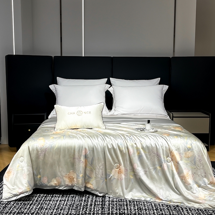 91家纺网 家纺一手货源 找家纺 小芽家居 2025新款水光缎臻享夏被夏凉被空调被 花枝