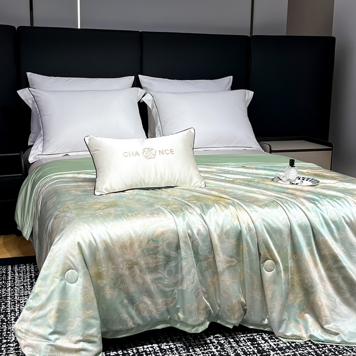 91家纺网 家纺一手货源 找家纺 小芽家居 2025新款水光缎臻享夏被夏凉被空调被 绿野仙踪