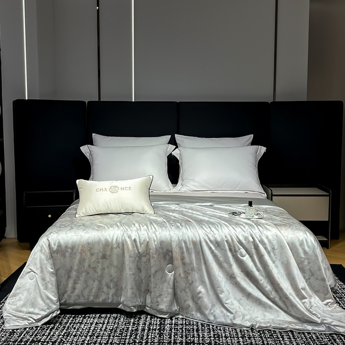 91家纺网 家纺一手货源 找家纺 小芽家居 2025新款水光缎臻享夏被夏凉被空调被 细叶