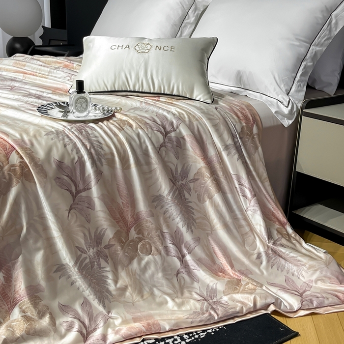 91家纺网 家纺一手货源 找家纺 小芽家居 2025新款水光缎臻享夏被夏凉被空调被 心如花木