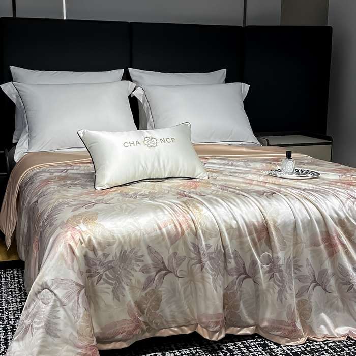 91家纺网 家纺一手货源 找家纺 小芽家居 2025新款水光缎臻享夏被夏凉被空调被 心如花木