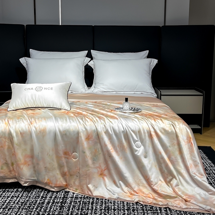 91家纺网 家纺一手货源 找家纺 小芽家居 2025新款水光缎臻享夏被夏凉被空调被 颜如玉