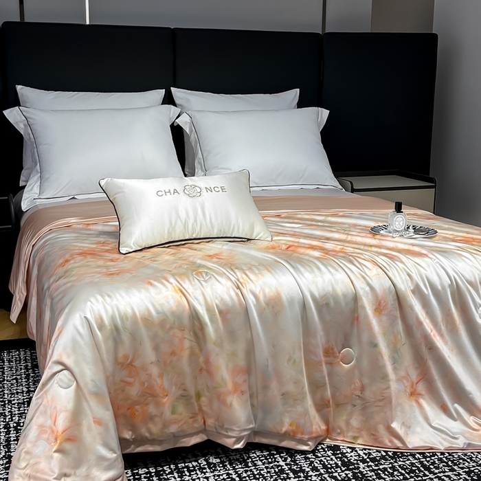 91家纺网 家纺一手货源 找家纺 小芽家居 2025新款水光缎臻享夏被夏凉被空调被 颜如玉