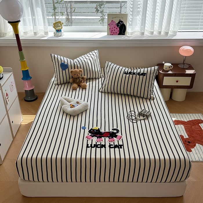 91家纺网 家纺一手货源 找家纺 蓝邻家纺 2025春夏新款全棉纯棉老粗布刺绣床笠凉席席子 奶芙猫