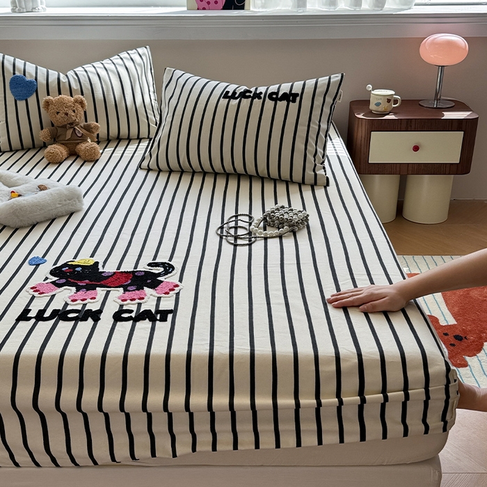 91家纺网 家纺一手货源 找家纺 蓝邻家纺 2025春夏新款全棉纯棉老粗布刺绣床笠凉席席子 奶芙猫