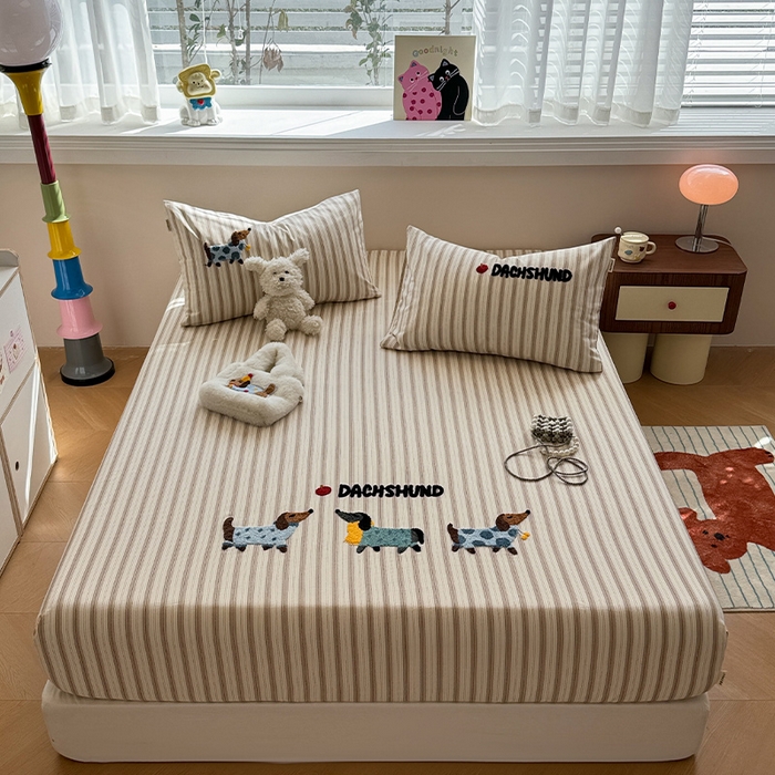 91家纺网 家纺一手货源 找家纺 蓝邻家纺 2025春夏新款全棉纯棉老粗布刺绣床笠凉席席子 元气小狗