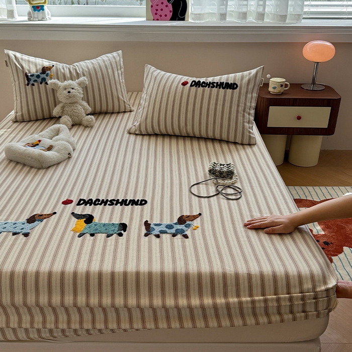 91家纺网 家纺一手货源 找家纺 蓝邻家纺 2025春夏新款全棉纯棉老粗布刺绣床笠凉席席子 元气小狗