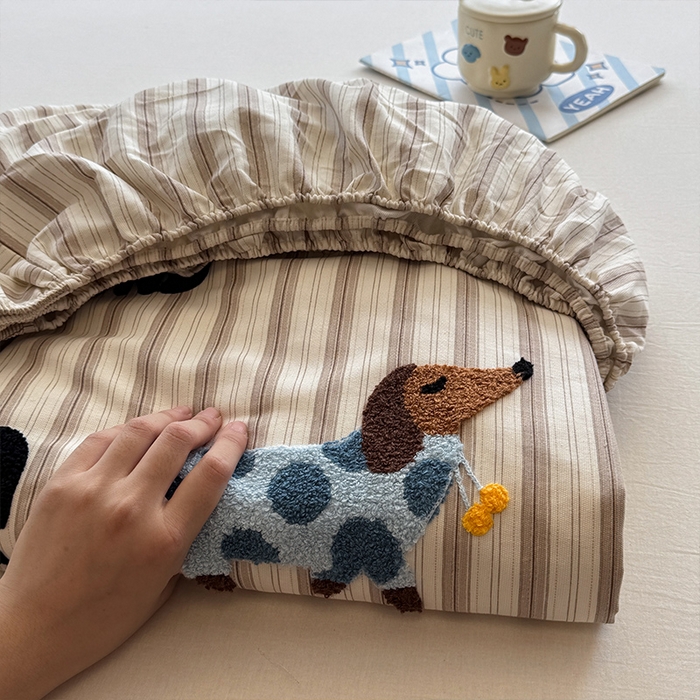 91家纺网 家纺一手货源 找家纺 蓝邻家纺 2025春夏新款全棉纯棉老粗布刺绣床笠凉席席子 元气小狗