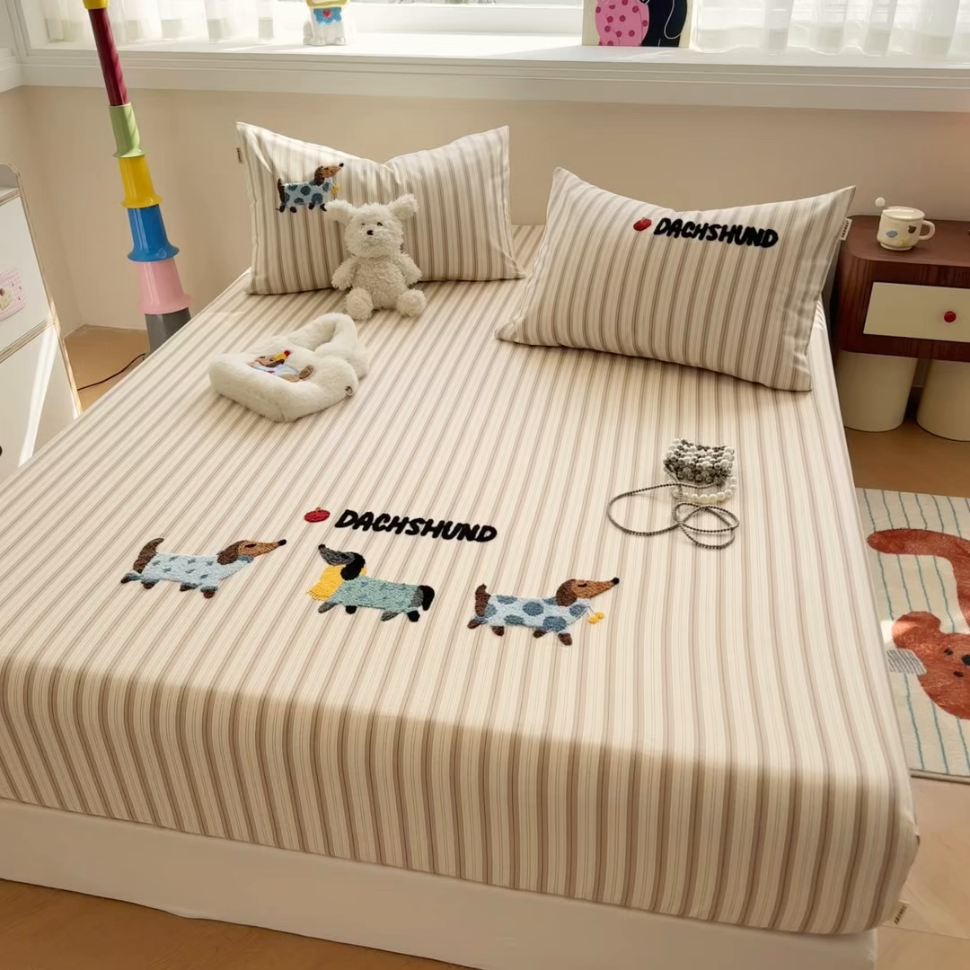 91家纺网 家纺一手货源 找家纺 蓝邻家纺 2025春夏新款全棉纯棉老粗布刺绣床笠凉席席子 元气小狗