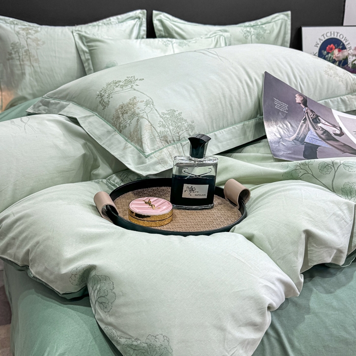 91家纺网 家纺一手货源 找家纺 红日子纺织品 2025新款50s全棉纯棉印花四件套 丛林秘境-绿