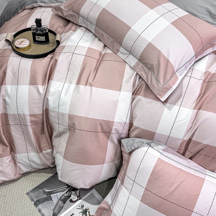 91家纺网 家纺一手货源 找家纺 红日子纺织品 2025新款50s全棉纯棉印花四件套 定格-粉