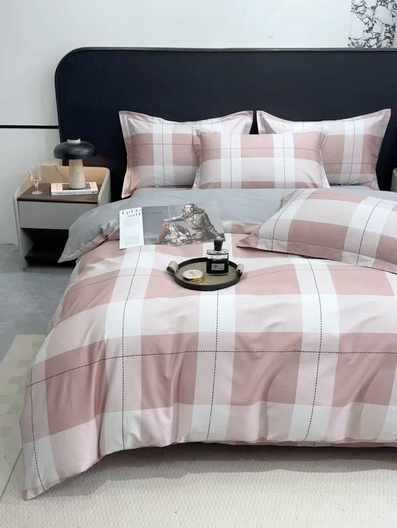 91家纺网 家纺一手货源 找家纺 红日子纺织品 2025新款50s全棉纯棉印花四件套 定格-粉