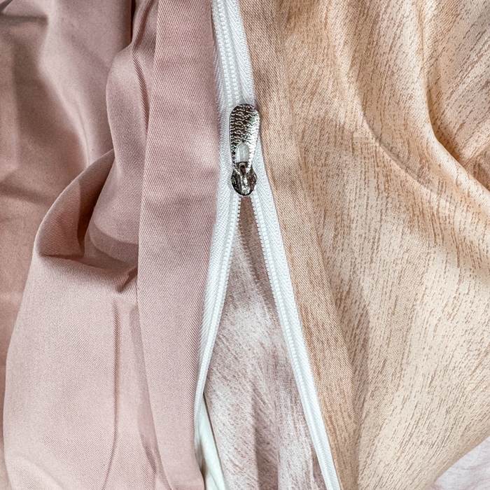 91家纺网 家纺一手货源 找家纺 红日子纺织品 2025新款50s全棉纯棉印花四件套 曼意-粉