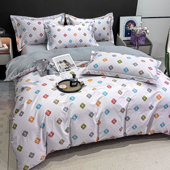 91家纺网 家纺一手货源 找家纺 红日子纺织品 2025新款50s全棉纯棉印花四件套 幸运四叶草-粉