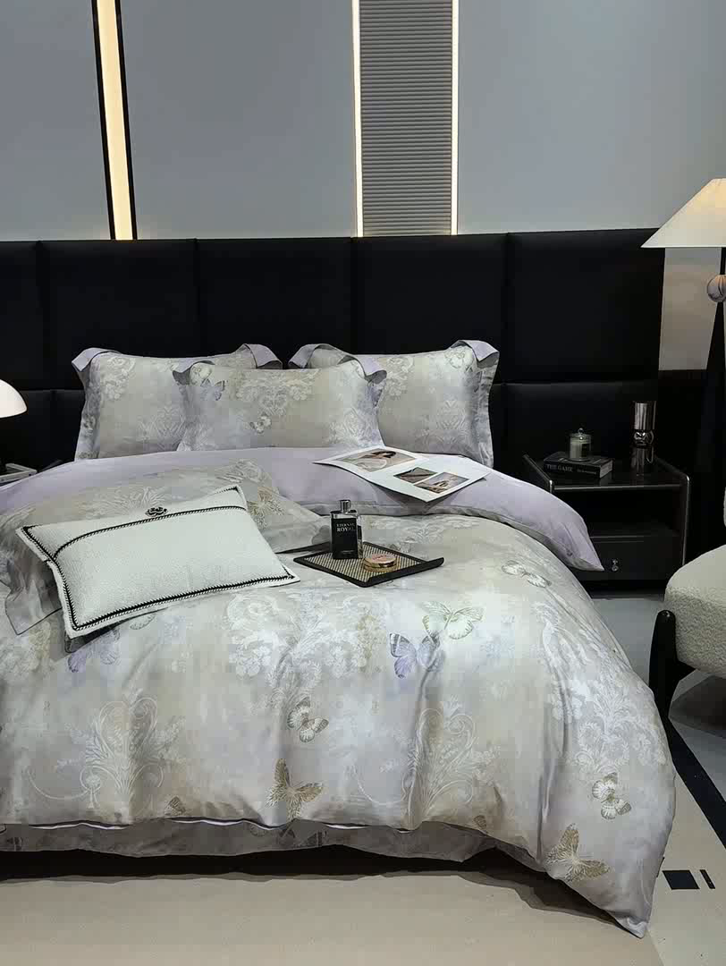 91家纺网 家纺一手货源 找家纺 红日子纺织品 2025新款亲肤舒适莱赛尔天丝四件套 蝶舞-灰