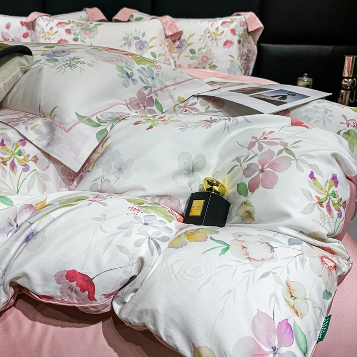 91家纺网 家纺一手货源 找家纺 红日子纺织品 2025新款亲肤舒适莱赛尔天丝四件套 花朝花慕-红