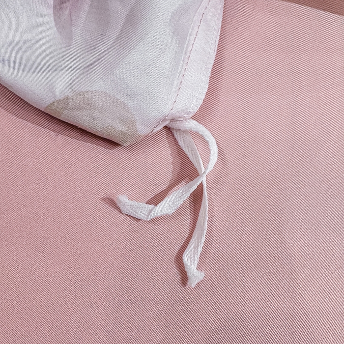 91家纺网 家纺一手货源 找家纺 红日子纺织品 2025新款亲肤舒适莱赛尔天丝四件套 花朝花慕-红