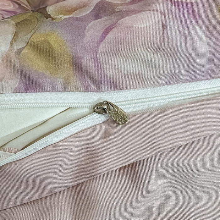 91家纺网 家纺一手货源 找家纺 红日子纺织品 2025新款亲肤舒适莱赛尔天丝四件套 烟雨蒙蒙-粉