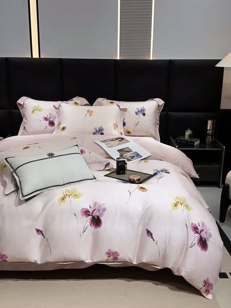 91家纺网 家纺一手货源 找家纺 红日子纺织品 2025新款亲肤舒适莱赛尔天丝四件套 栀子花开-粉