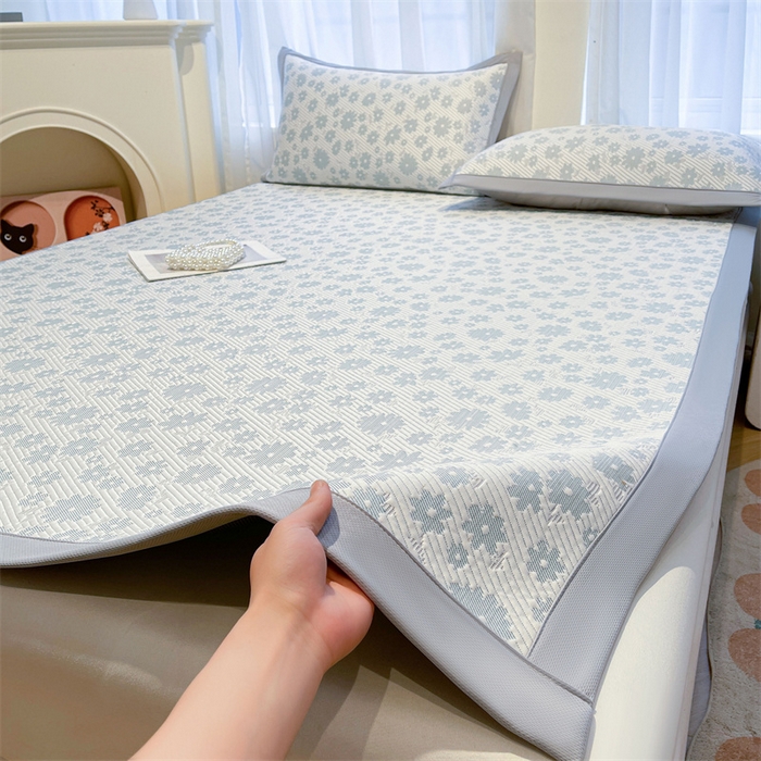 91家纺网 家纺一手货源 找家纺 （总）雯豆家纺 2025夏季新款PE中分子凉感凉席三件套凉感提花平铺绑带席子