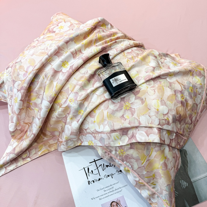 91家纺网 家纺一手货源 找家纺 红日子纺织品 2025新款60s长绒棉纯棉贡缎印花四件套 花雅-粉