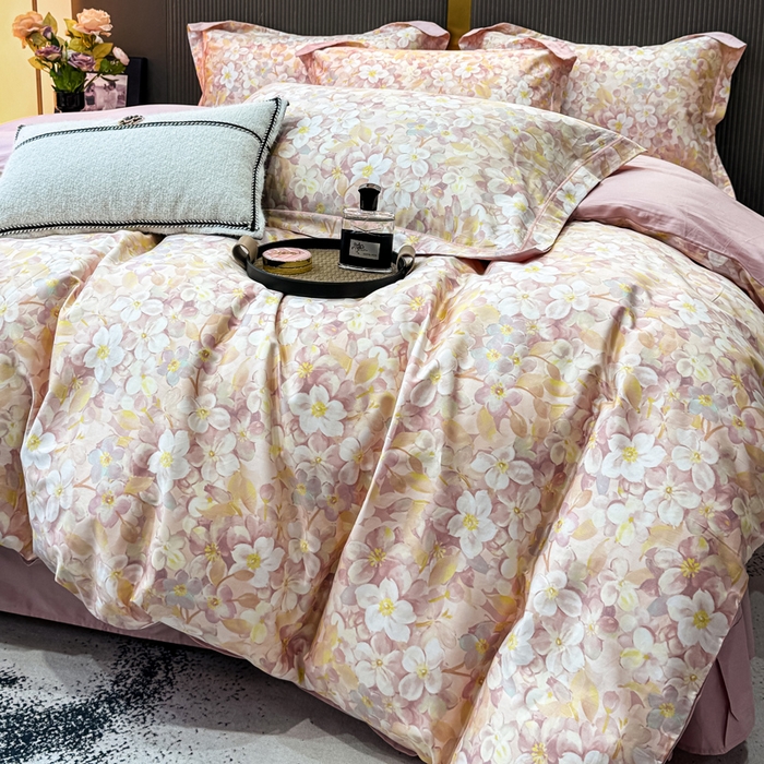 91家纺网 家纺一手货源 找家纺 红日子纺织品 2025新款60s长绒棉纯棉贡缎印花四件套 花雅-粉