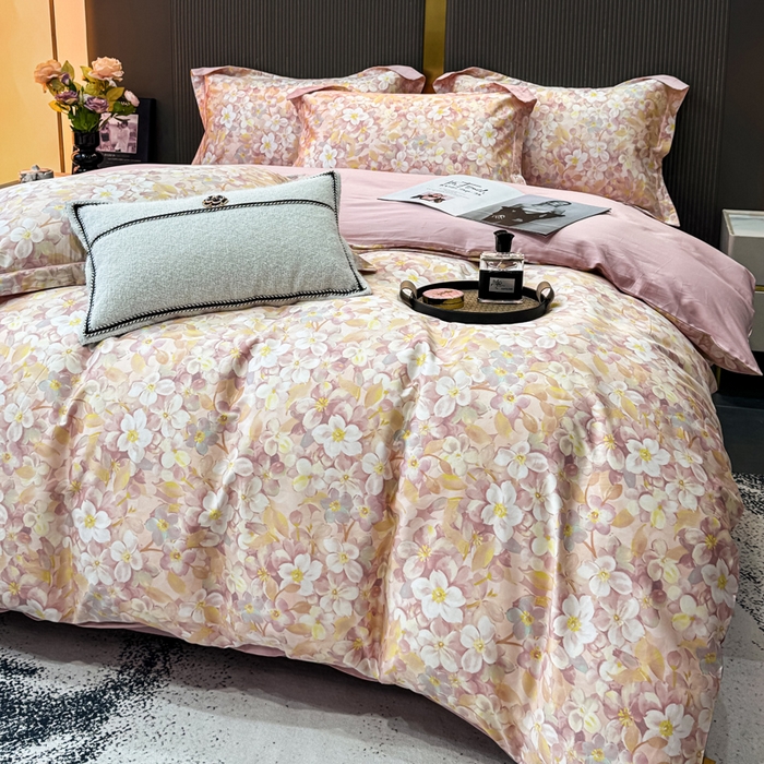 91家纺网 家纺一手货源 找家纺 红日子纺织品 2025新款60s长绒棉纯棉贡缎印花四件套 花雅-粉