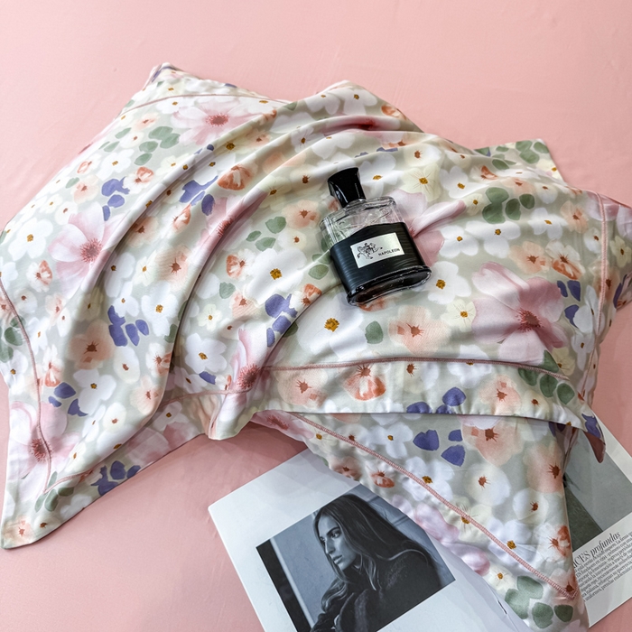 91家纺网 家纺一手货源 找家纺 红日子纺织品 2025新款60s长绒棉纯棉贡缎印花四件套 花雨涧