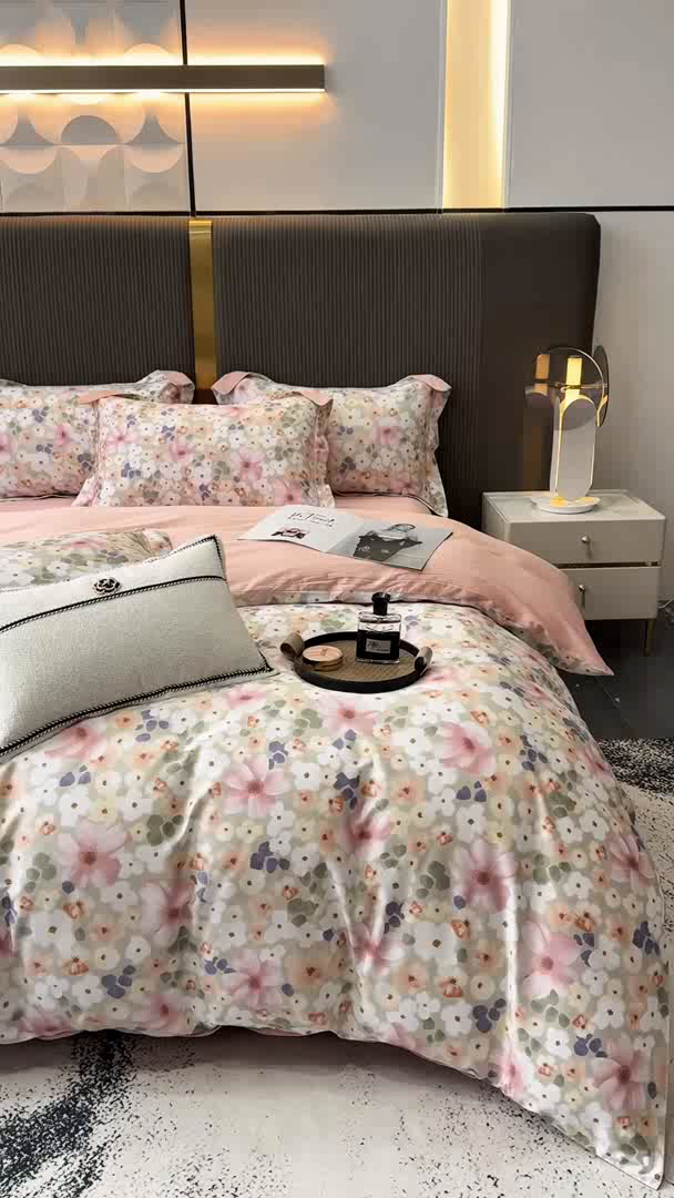 91家纺网 家纺一手货源 找家纺 红日子纺织品 2025新款60s长绒棉纯棉贡缎印花四件套 花雨涧