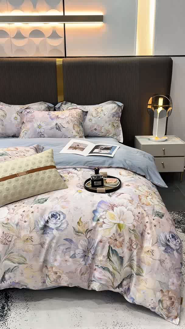 91家纺网 家纺一手货源 找家纺 红日子纺织品 2025新款60s长绒棉纯棉贡缎印花四件套 花织-紫