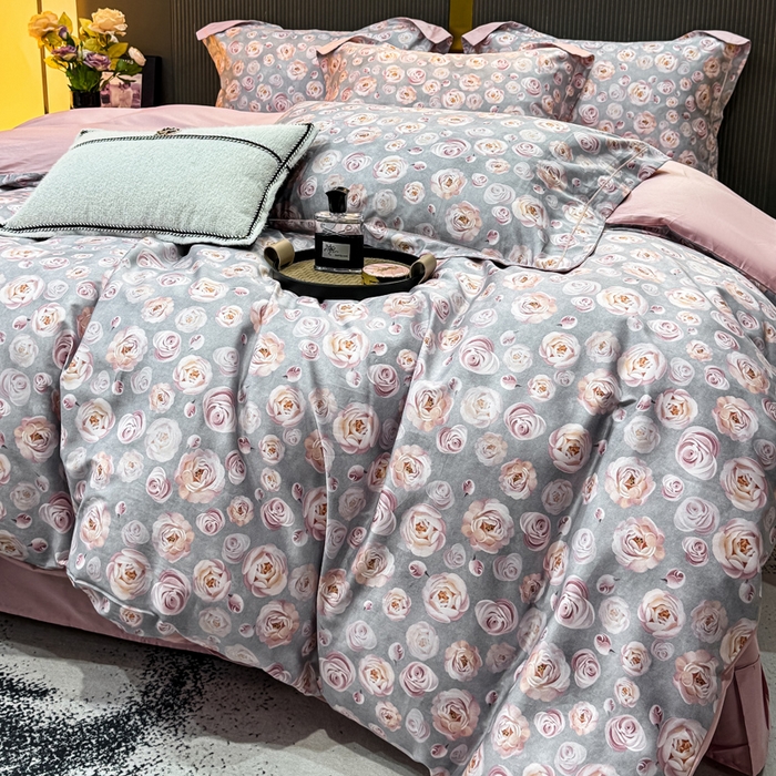 91家纺网 家纺一手货源 找家纺 红日子纺织品 2025新款60s长绒棉纯棉贡缎印花四件套 玫瑰恋影