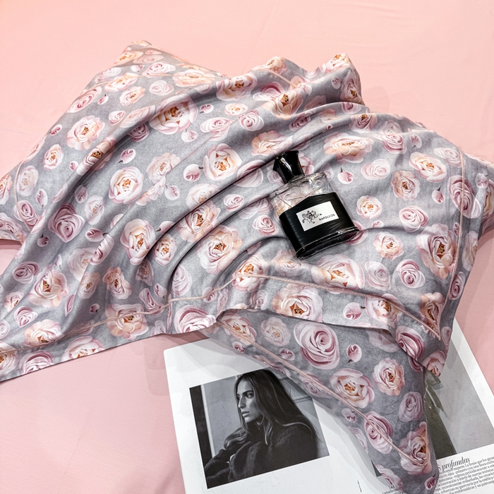 91家纺网 家纺一手货源 找家纺 红日子纺织品 2025新款60s长绒棉纯棉贡缎印花四件套 玫瑰恋影