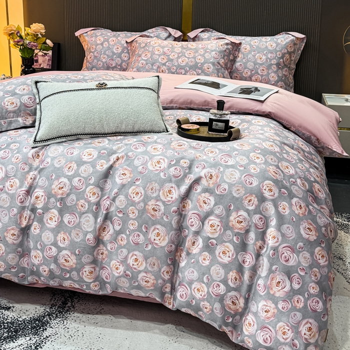 91家纺网 家纺一手货源 找家纺 红日子纺织品 2025新款60s长绒棉纯棉贡缎印花四件套 玫瑰恋影