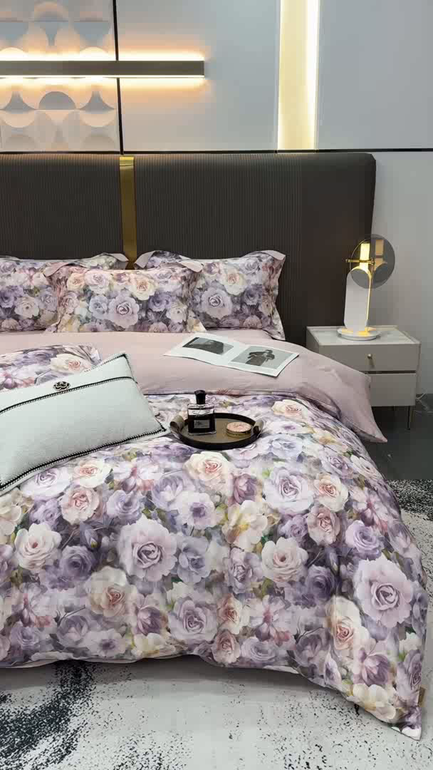 91家纺网 家纺一手货源 找家纺 红日子纺织品 2025新款60s长绒棉纯棉贡缎印花四件套 苏玫-紫