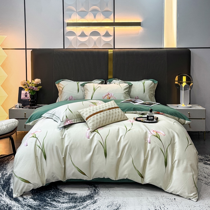 91家纺网 家纺一手货源 找家纺 红日子纺织品 2025新款60s长绒棉纯棉贡缎印花四件套 亭亭玉立-绿