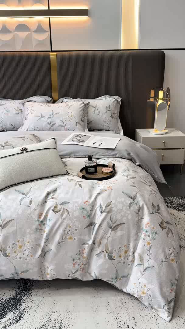 91家纺网 家纺一手货源 找家纺 红日子纺织品 2025新款60s长绒棉纯棉贡缎印花四件套 悠甜-绿